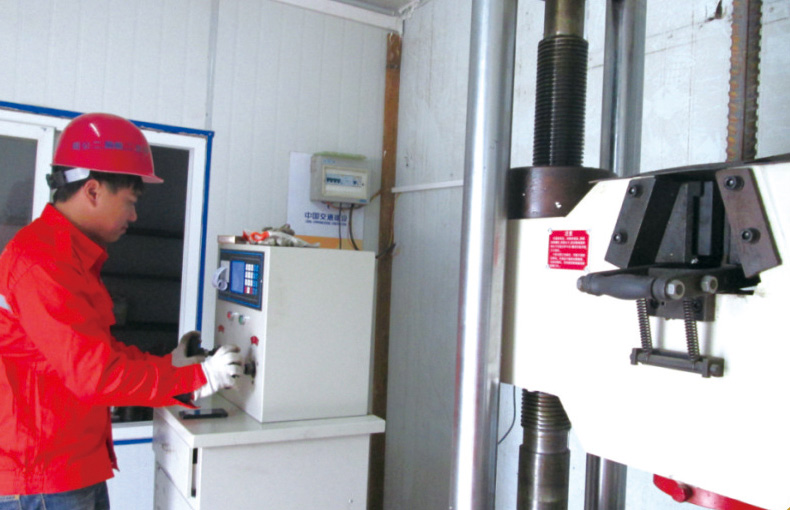 二航局检测所试验室主任屈伟（检测专业）