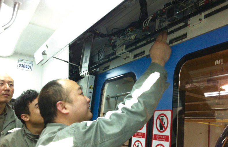 重庆轨道公司最年轻的技师何荣宽（轨道专业）